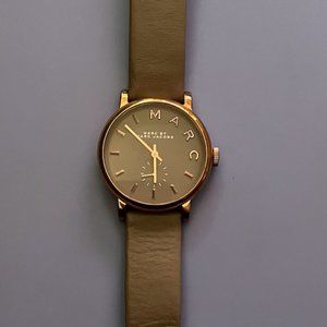 Marc Jacobs logo round grey leather watch